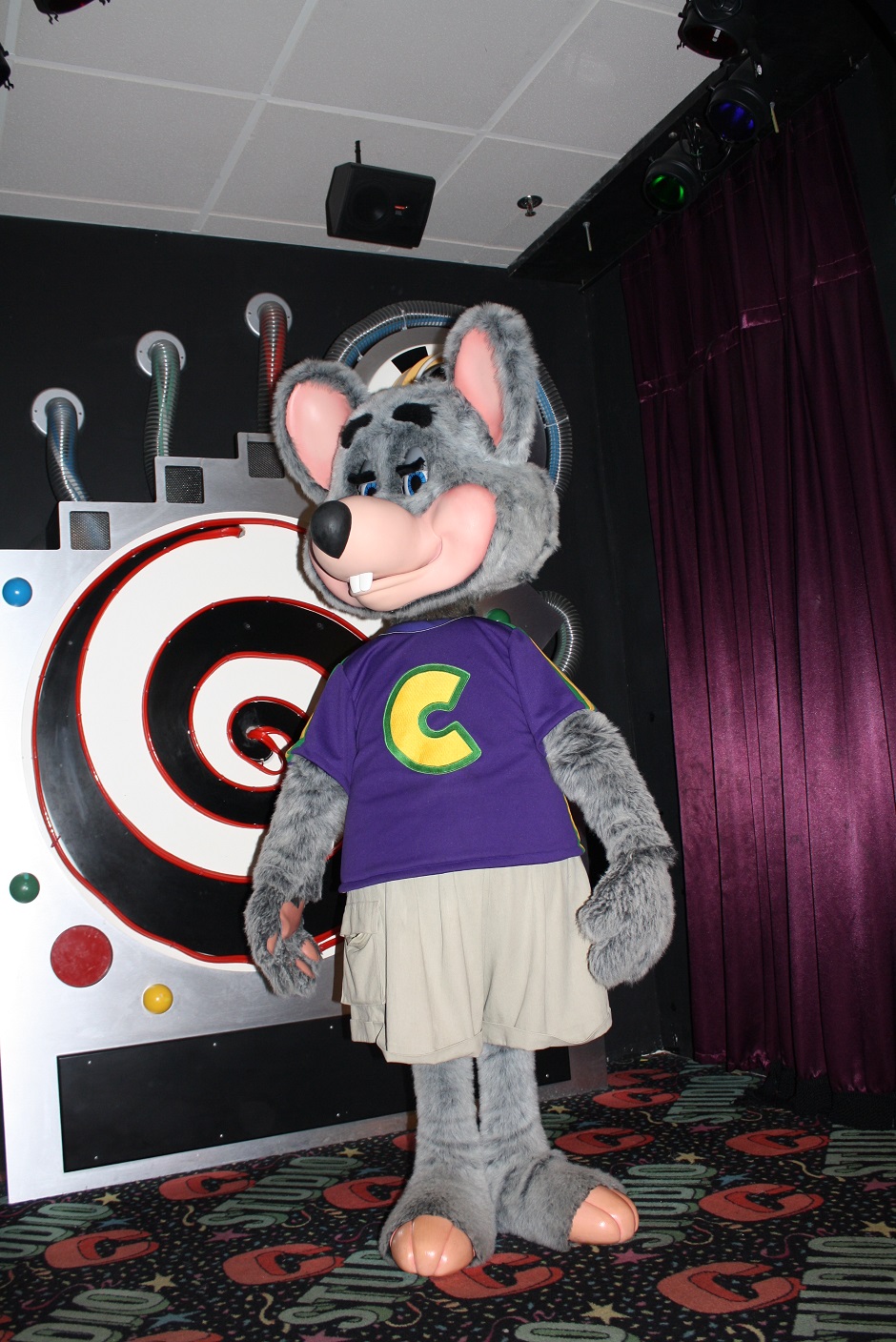 Partying with Chuck E. Cheese's 5